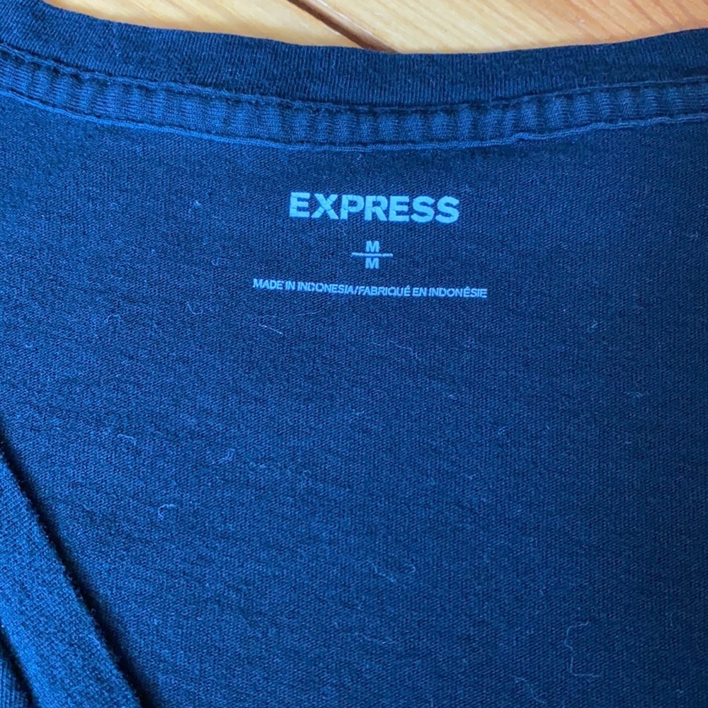 Express Tee - Picture 2 of 4